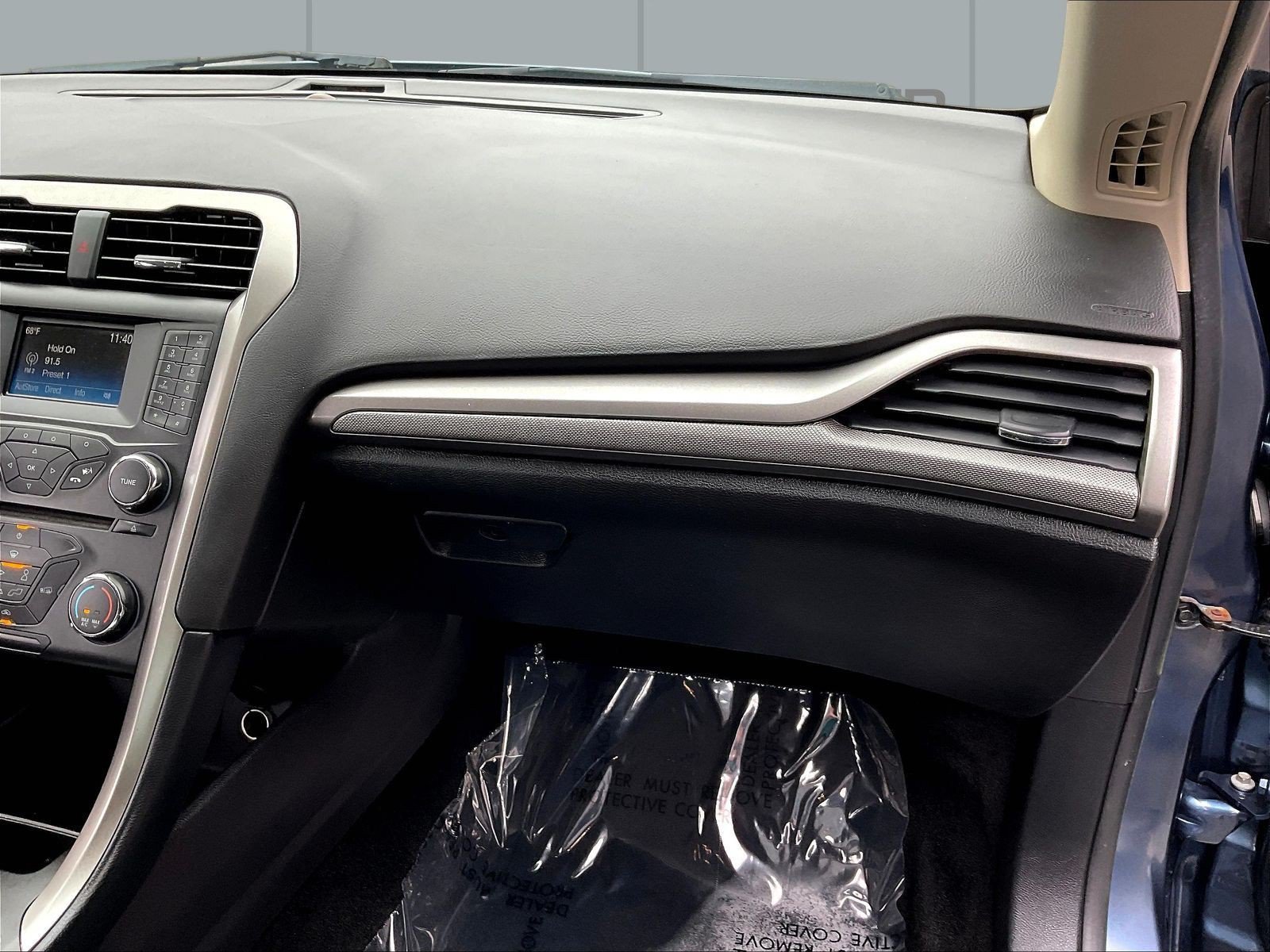 Used 2018 Ford Fusion SE FWD image 28