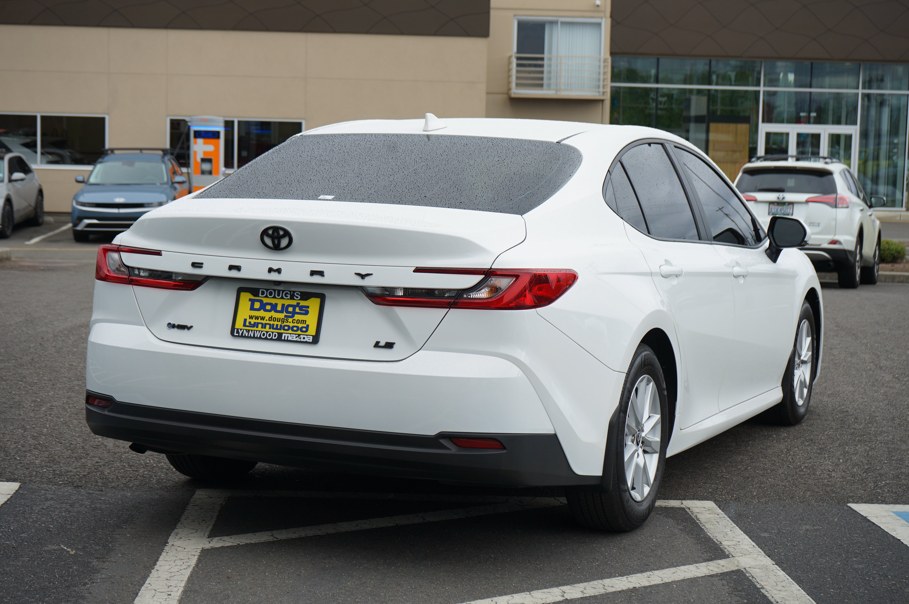 Used 2025 Toyota Camry LE FWD image 4