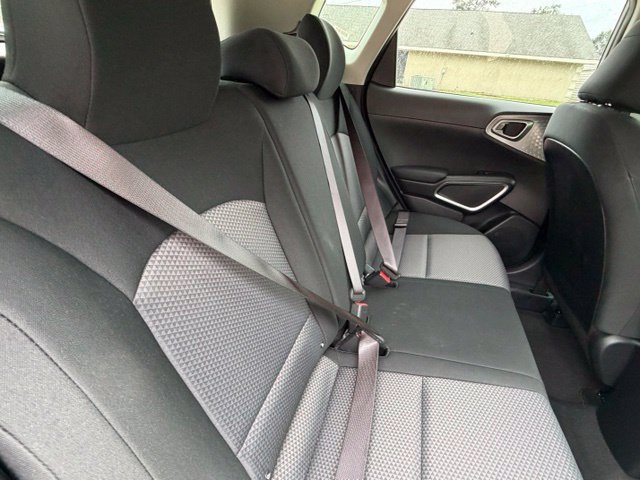 Used 2025 Kia Soul LX w/ LX Technology Package FWD image 27