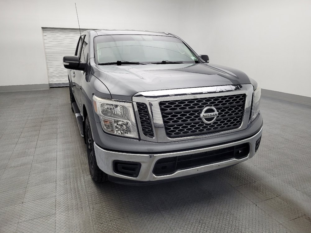 Used 2018 Nissan Titan SV image 14