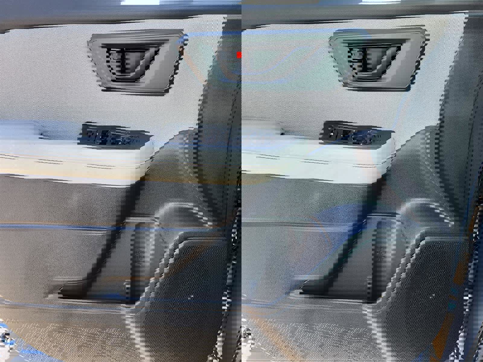 Certified 2025 Subaru Forester image 23