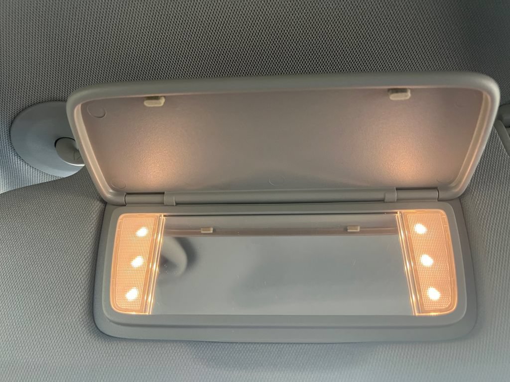 Used 2020 Chevrolet Equinox LS w/ LS Convenience Package FWD image 24