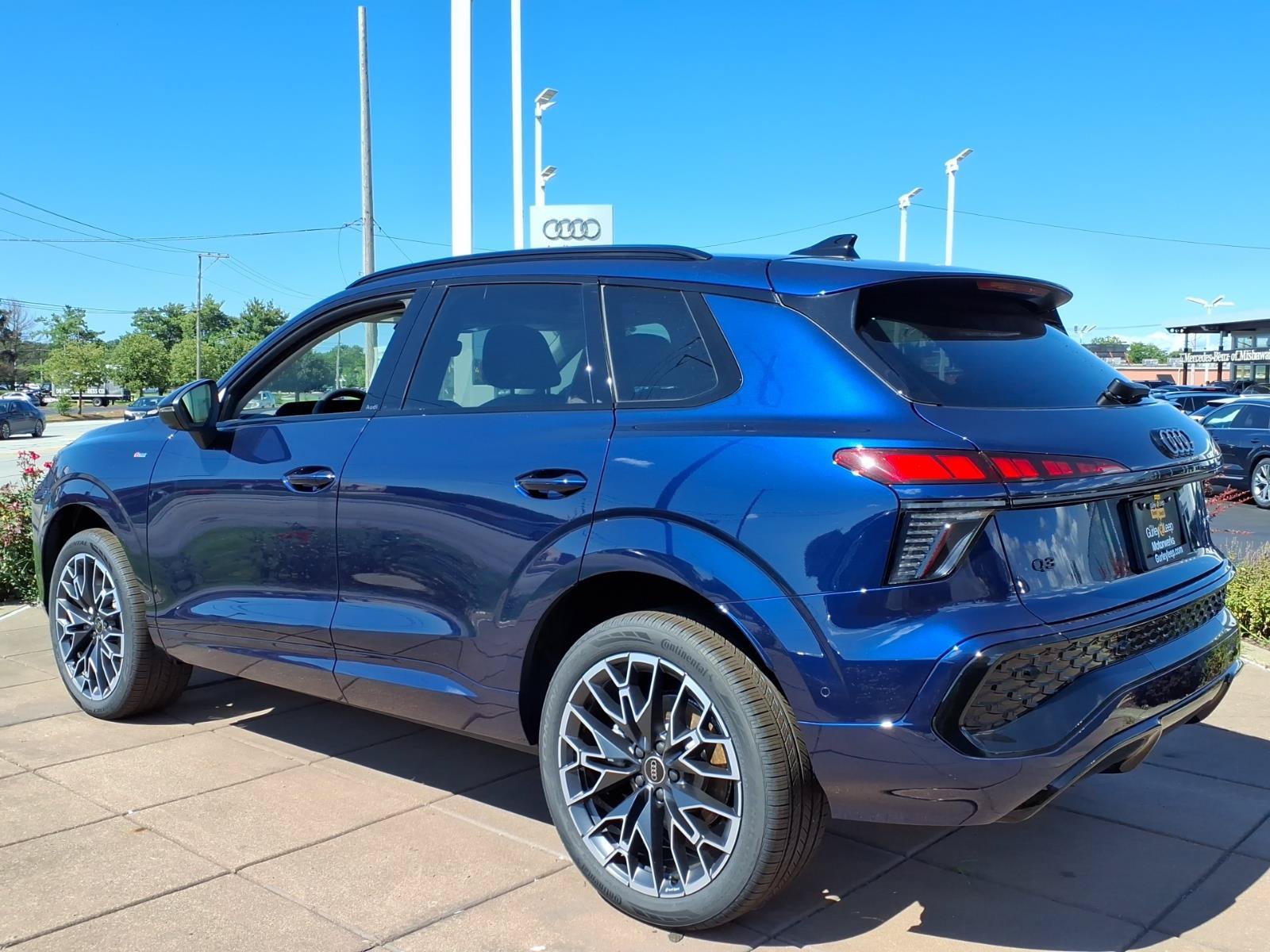 New 2026 Audi Q3 quattro 2.0T AWD/4WD image 7