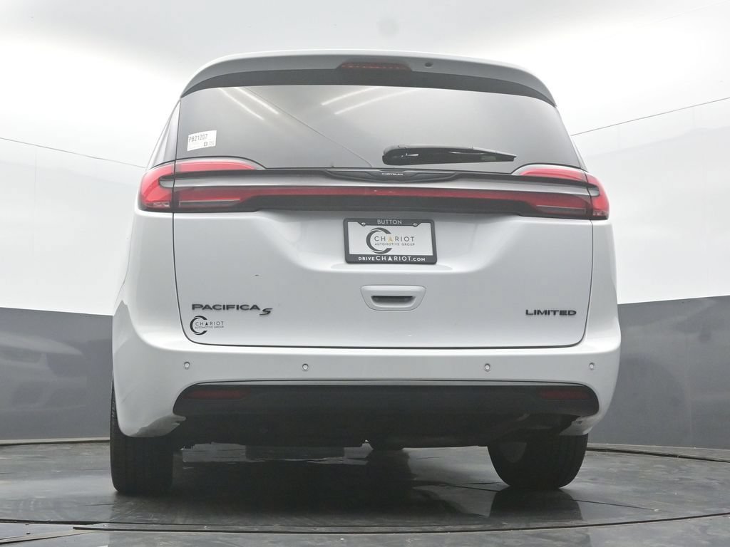 Used 2025 Chrysler Pacifica Limited FWD image 54