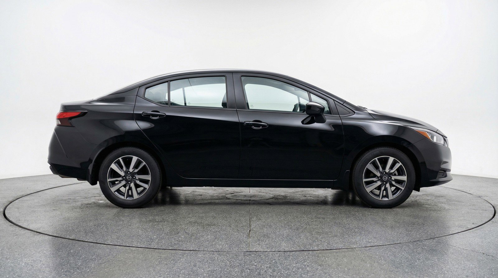 Used 2025 Nissan Versa SV FWD image 11