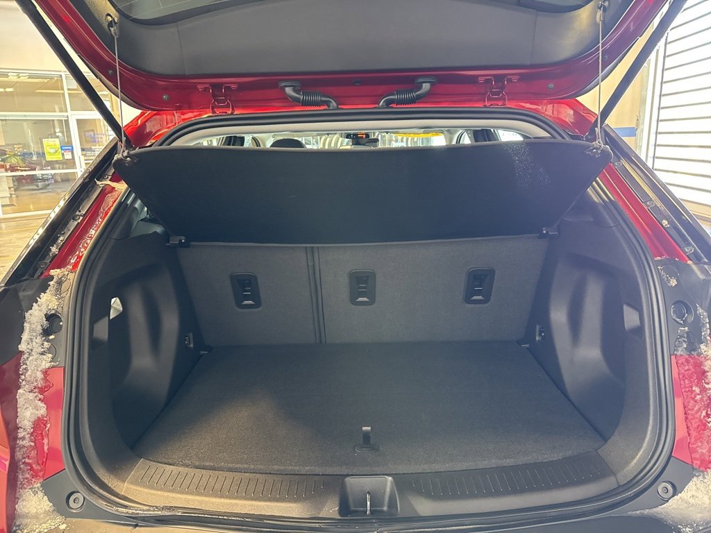 Used 2023 Chevrolet Bolt EUV LT w/ Comfort Package image 27