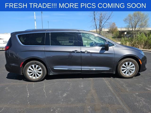 Used 2018 Chrysler Pacifica Touring-L Plus w/ Advanced Safetytec Group image 7