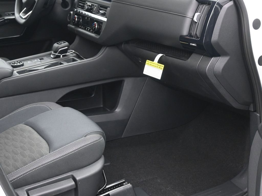 New 2026 Nissan Pathfinder S image 7