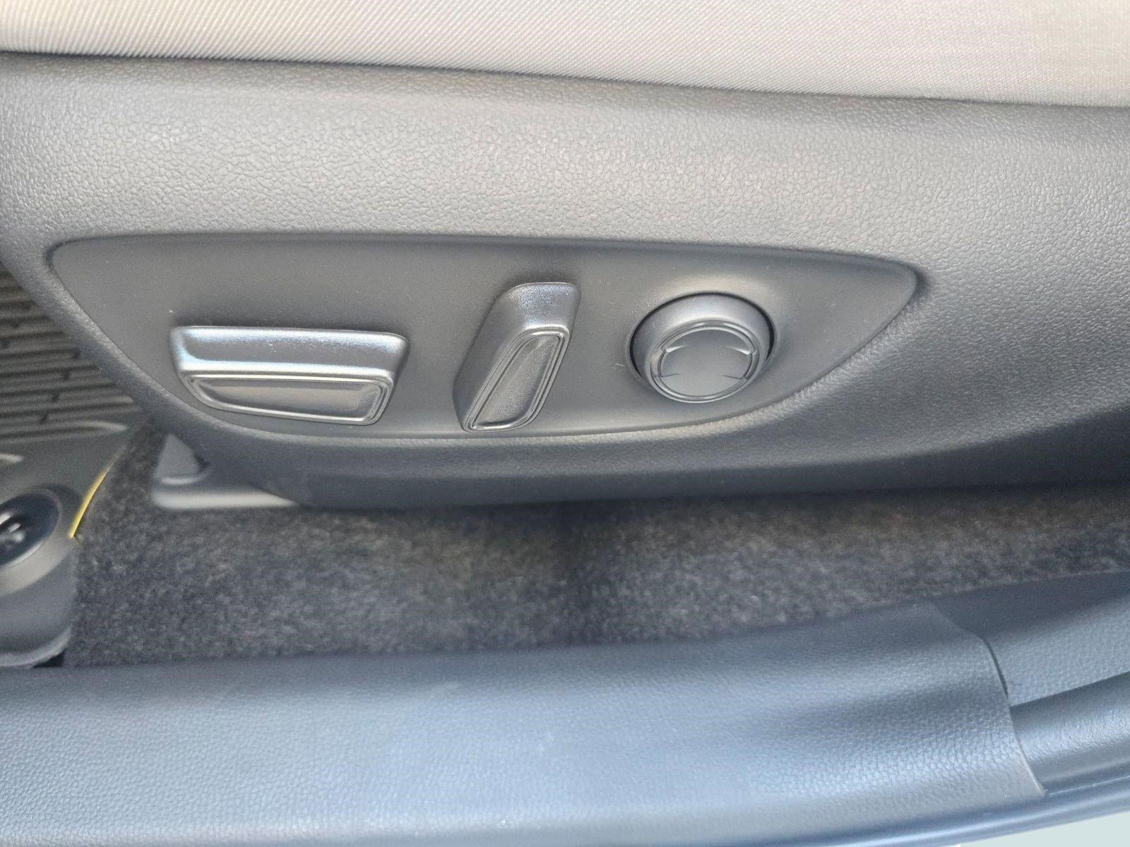 New 2025 Toyota RAV4 XLE w/ Convenience Package image 12