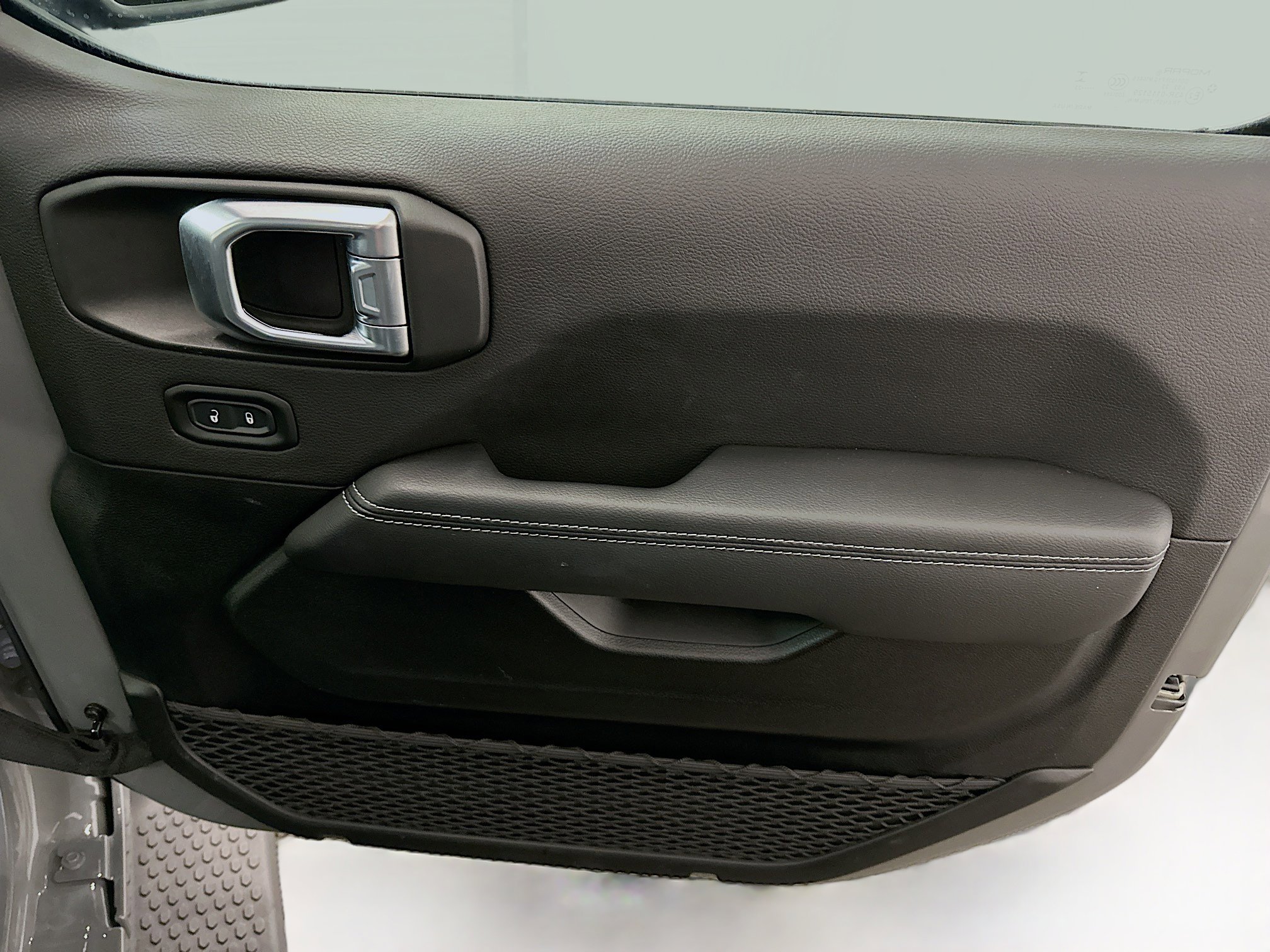 Used 2023 Jeep Wrangler Sahara image 33