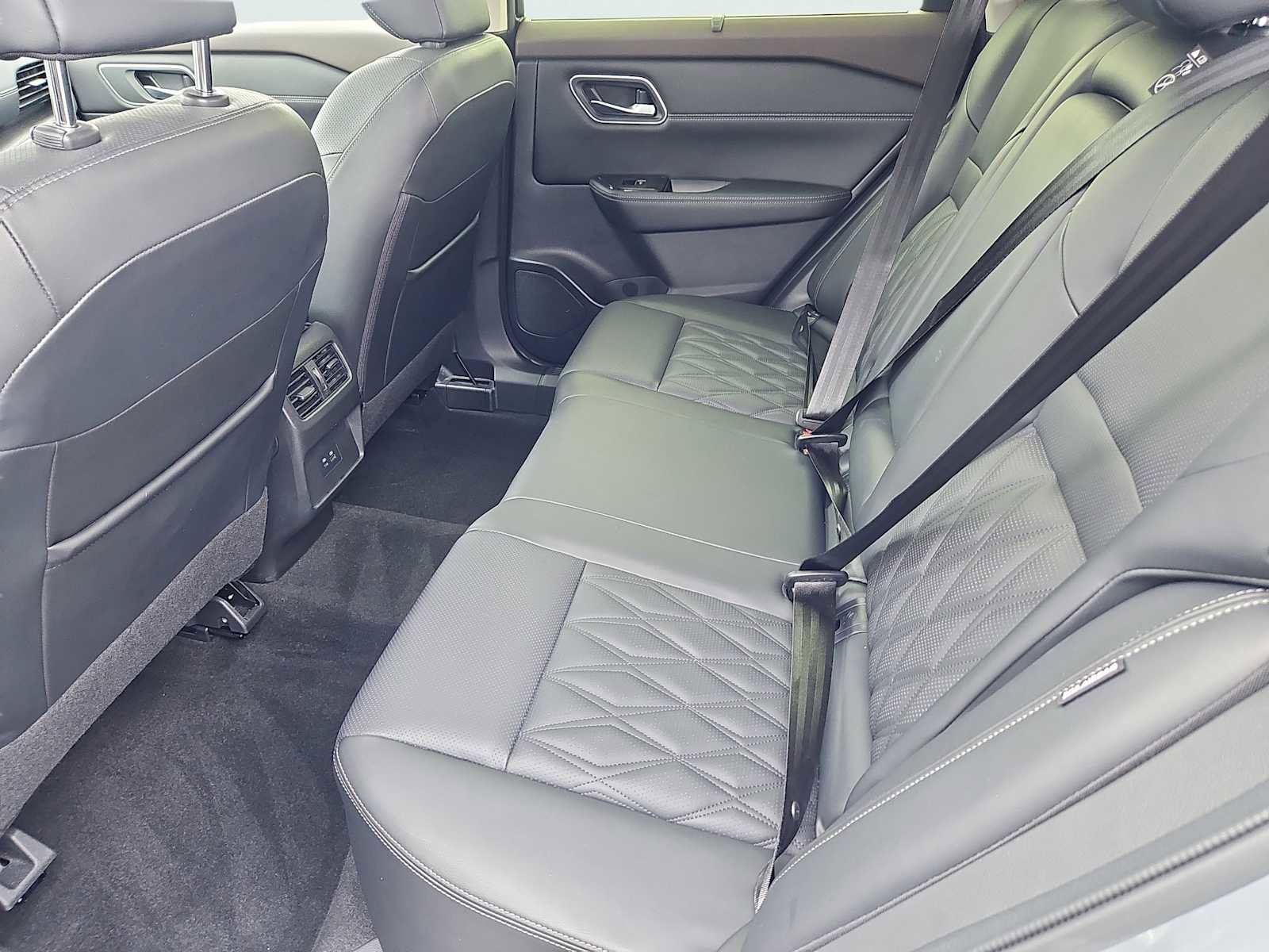 Used 2023 Nissan Rogue Platinum AWD/4WD image 33