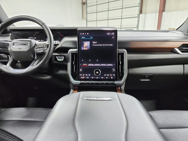 Used 2025 GMC Yukon Denali RWD image 25