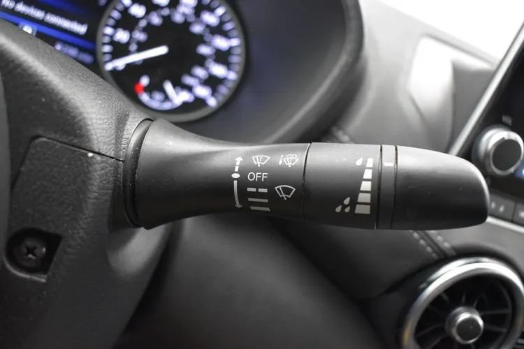 Used 2025 Nissan Sentra SV FWD image 25