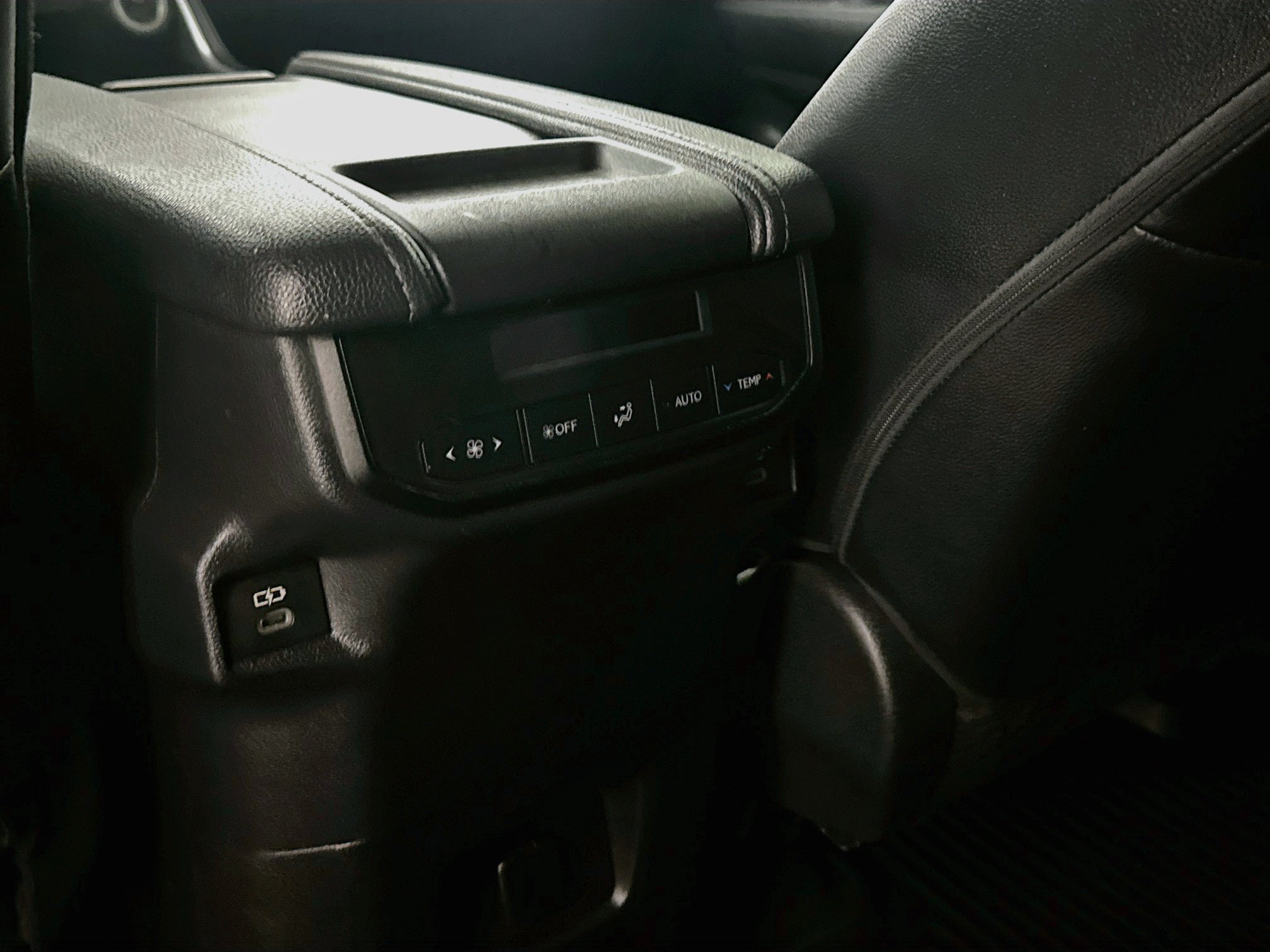 Used 2024 Toyota Grand Highlander AWD image 27