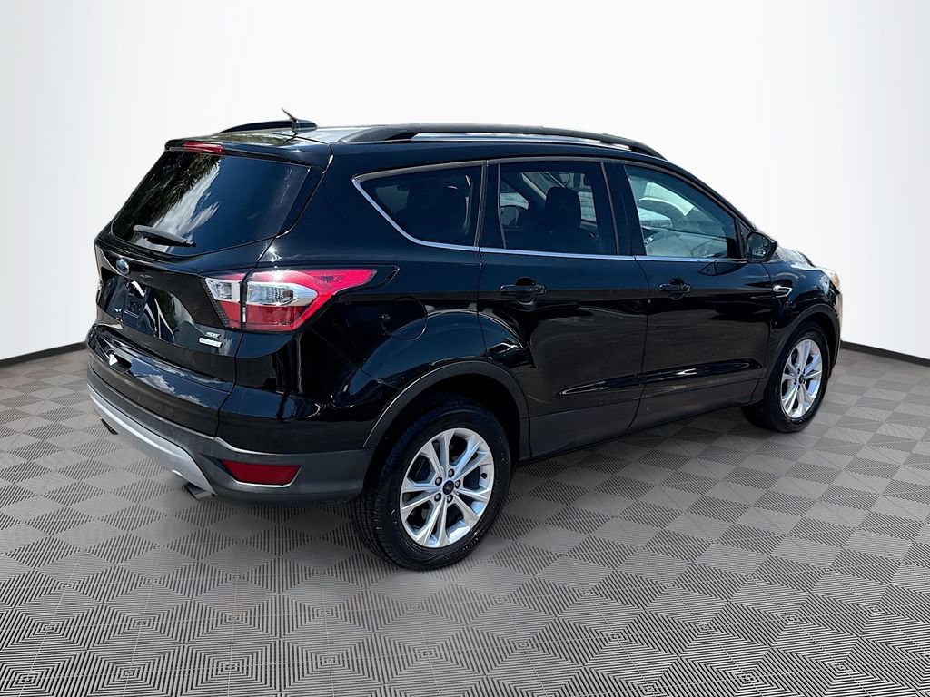 Used 2018 Ford Escape SE FWD image 8