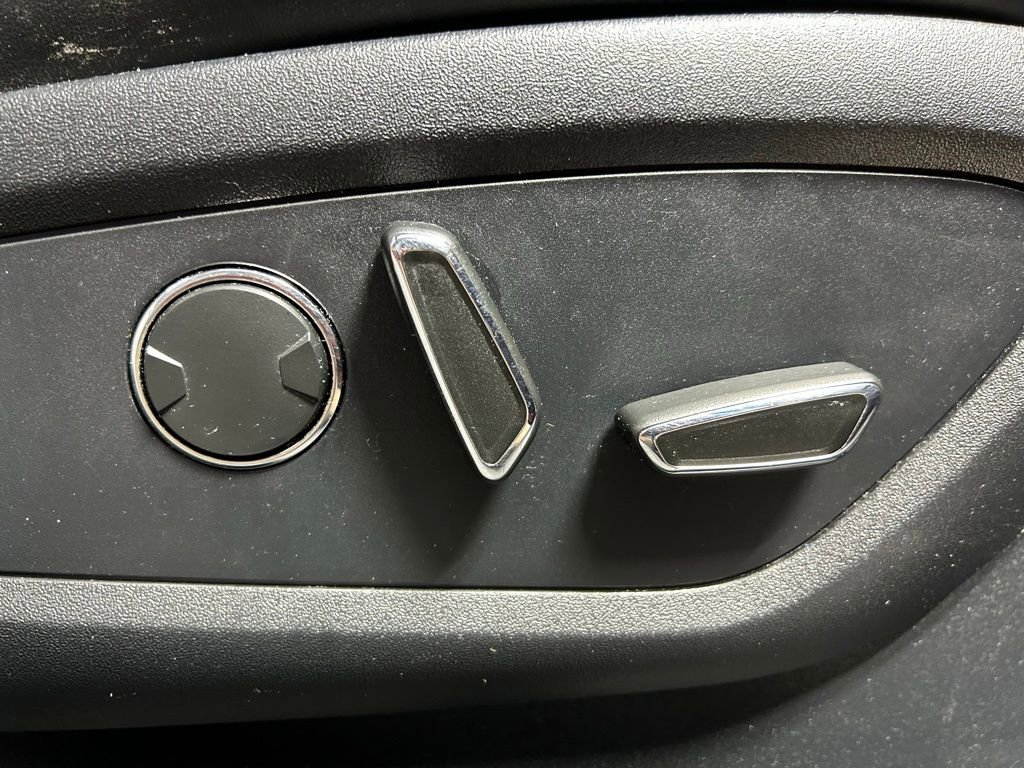 Used 2016 Lincoln MKX Select w/ Select Plus Package image 25