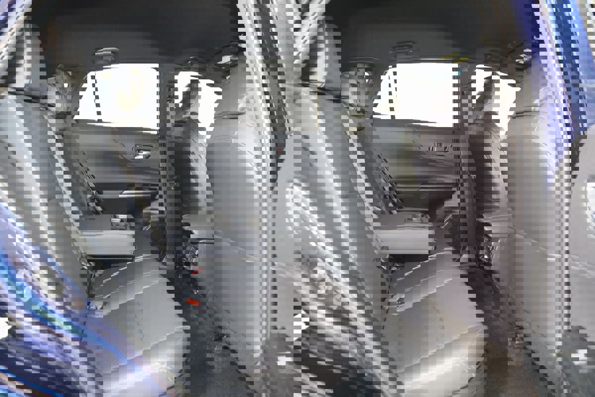 Used 2023 Toyota Venza Limited image 13