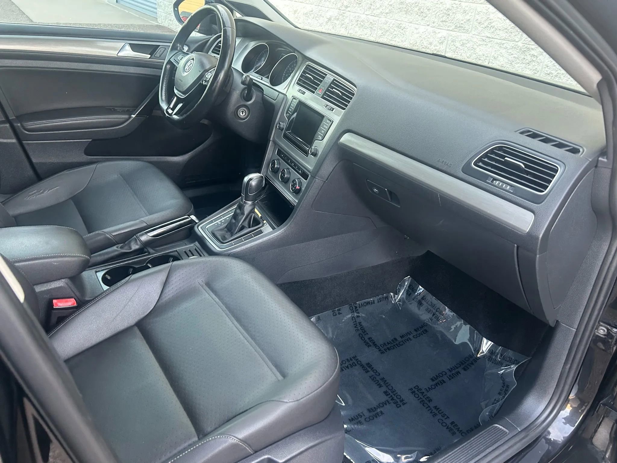 Used 2015 Volkswagen Golf TDI SE image 14