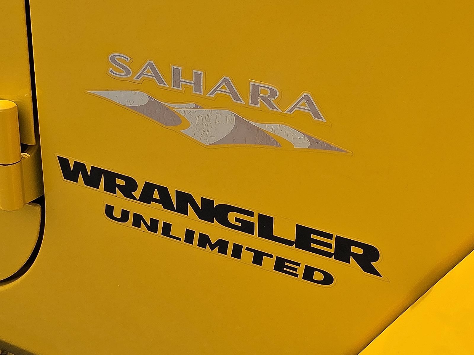 Used 2015 Jeep Wrangler Unlimited Sahara w/ Max Tow Package AWD/4WD image 8