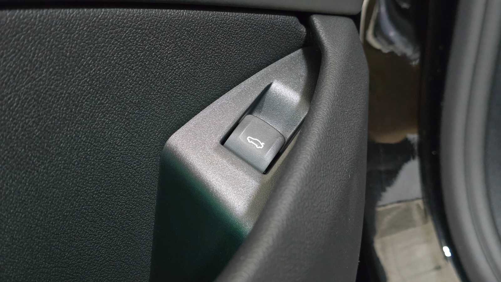 Used 2024 BMW 840i xDrive Coupe image 24