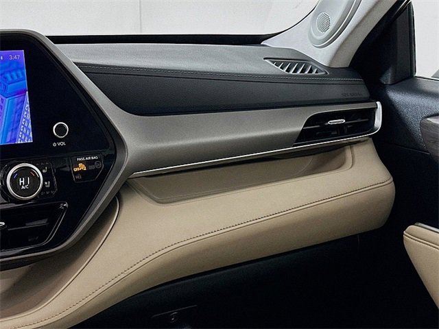 Used 2023 Toyota Highlander Limited image 25