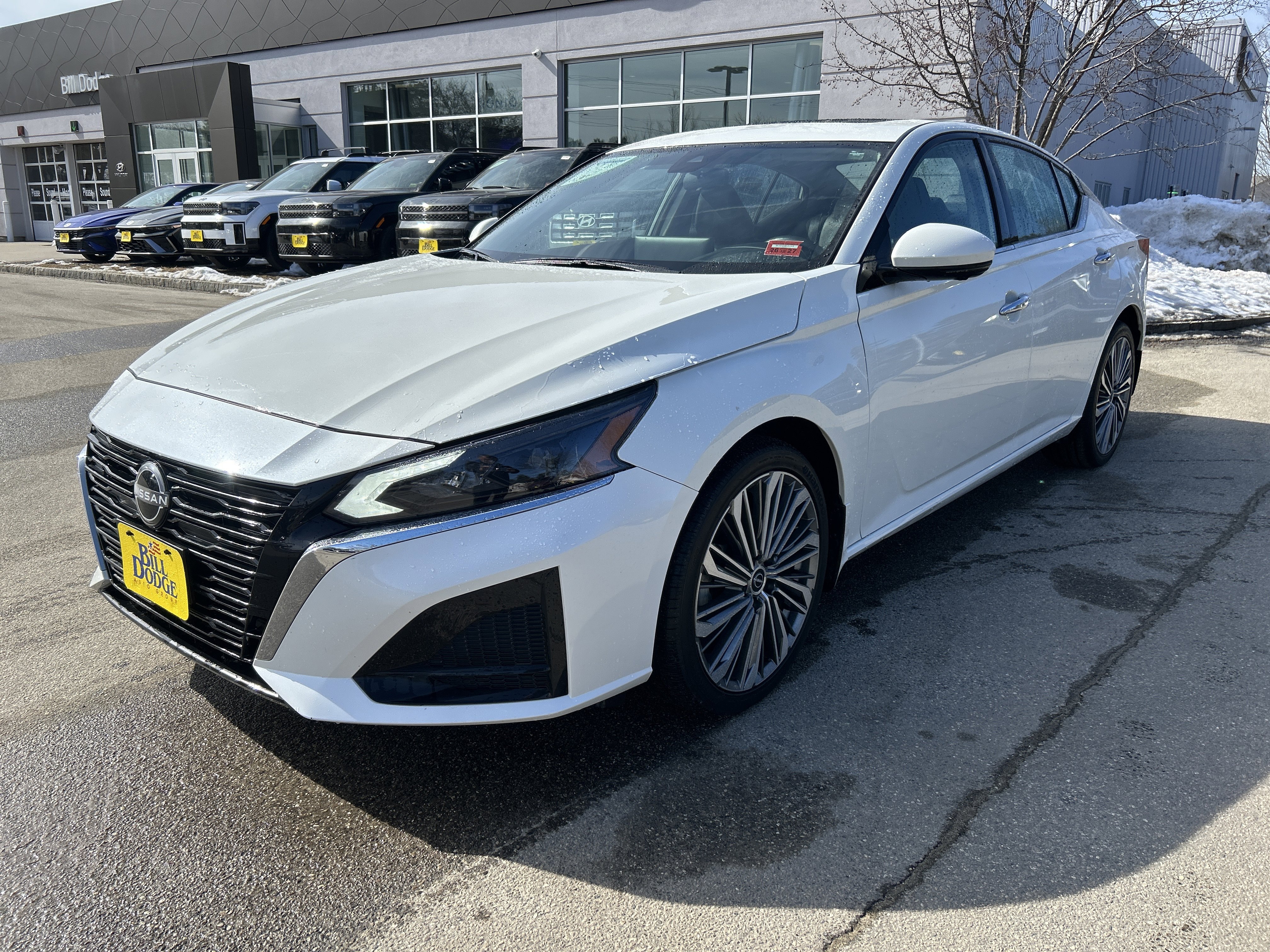 Used 2023 Nissan Altima 2.5 SL image 1