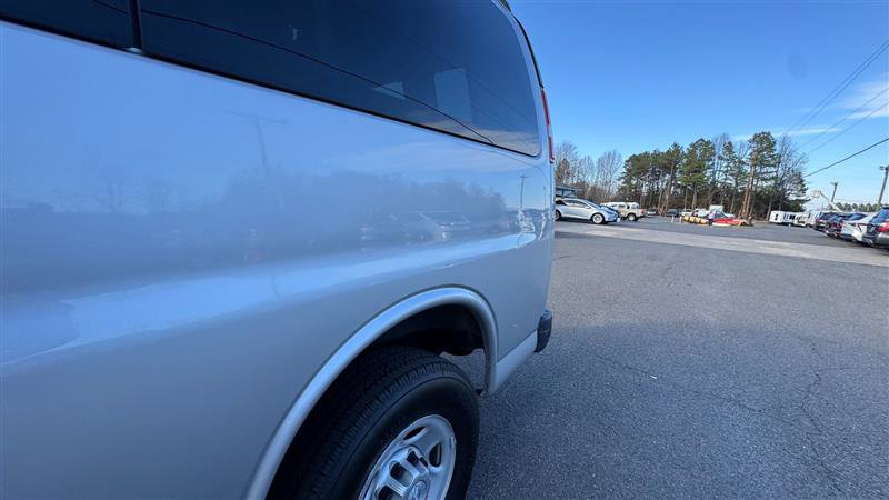 Used 2017 Chevrolet Express 2500 LS image 18