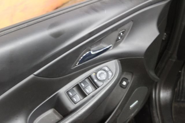 Used 2016 Chevrolet Volt Premier w/ Driver Confidence Package FWD image 10