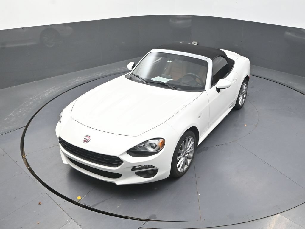 Used 2019 FIAT 124 Spider Lusso w/ Navigation & Sound Group RWD image 16