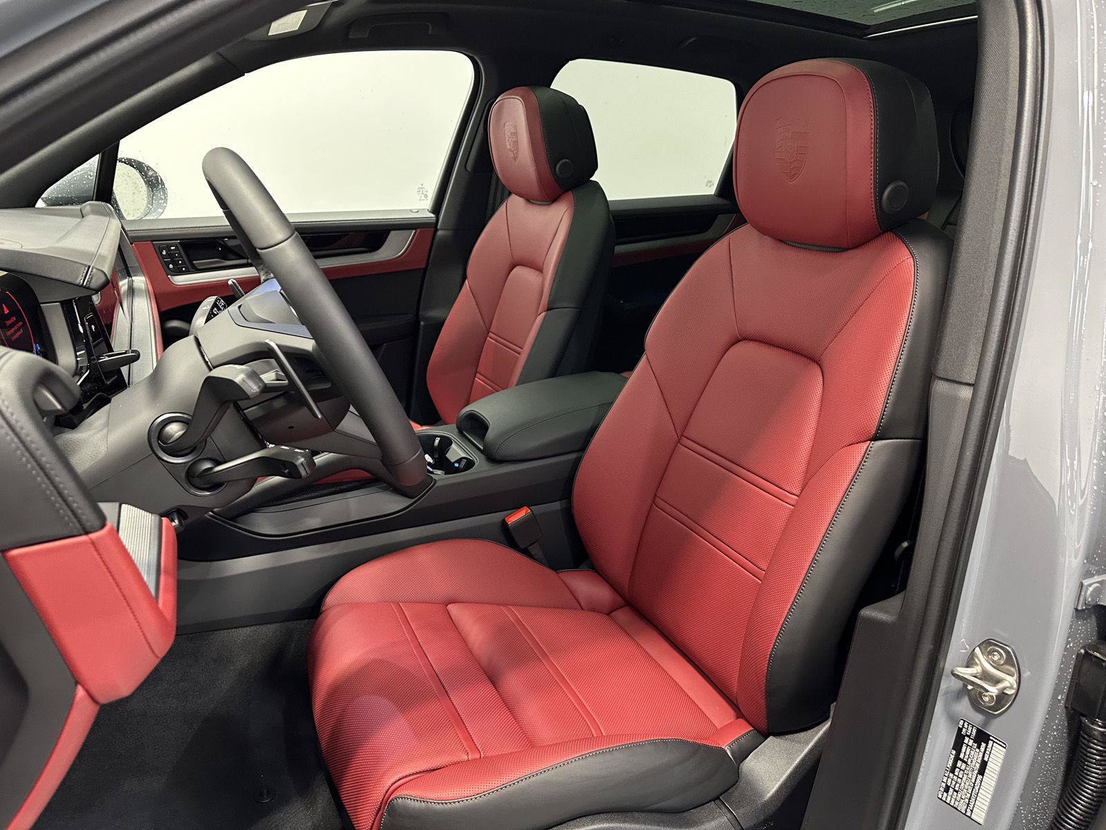 New 2026 Porsche Cayenne Coupe AWD/4WD image 4