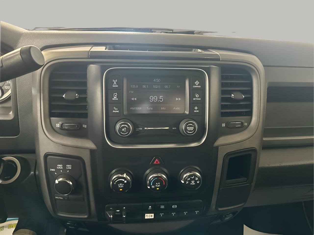 Used 2015 RAM 3500 Tradesman w/ Chrome Appearance Group AWD/4WD image 17