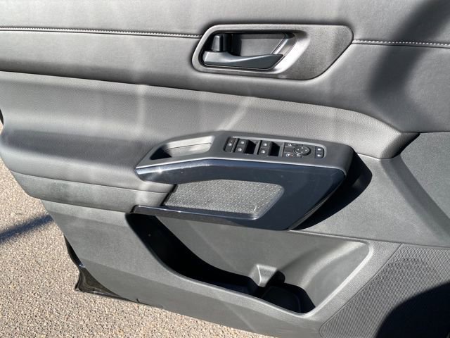 New 2025 Nissan Pathfinder SV w/ Black Appearance Package image 14