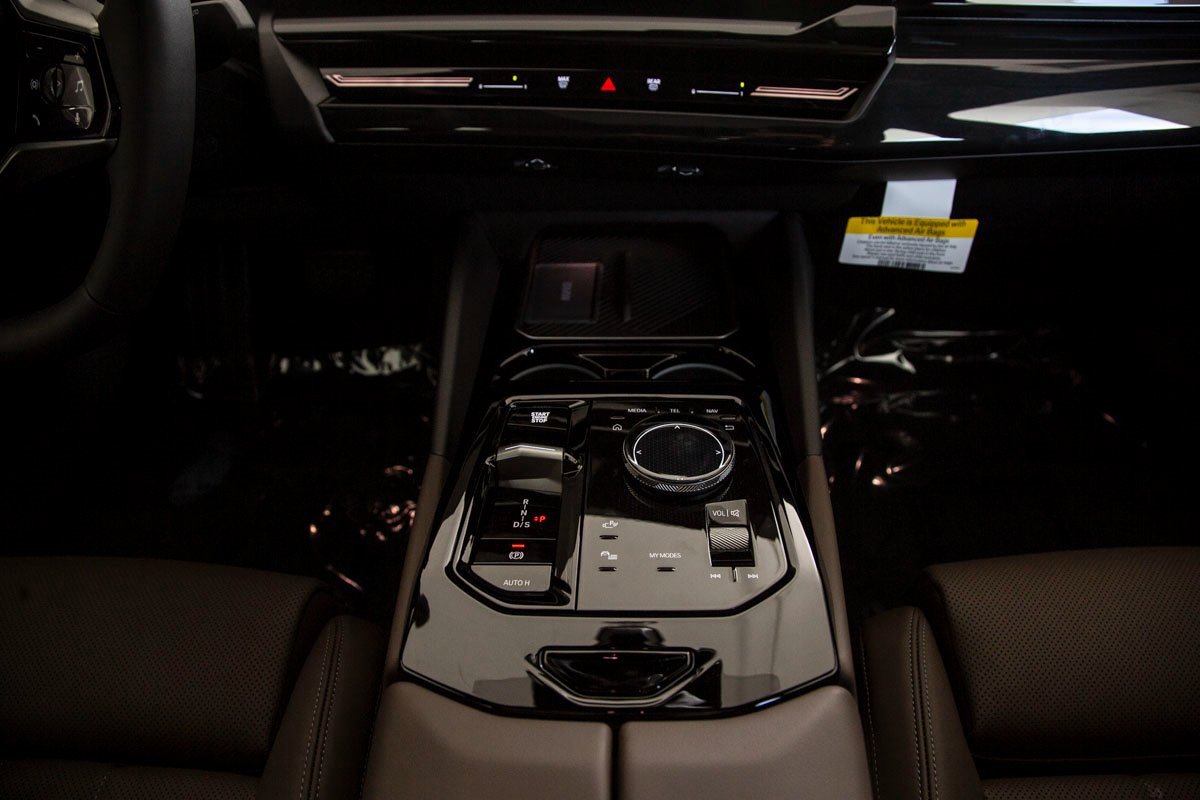 Used 2025 BMW 530i xDrive 530i xDrive w/ Premium Package image 13