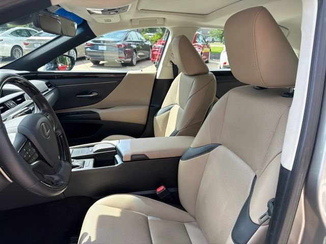 Used 2019 Lexus ES 350 w/ Premium Package FWD image 32