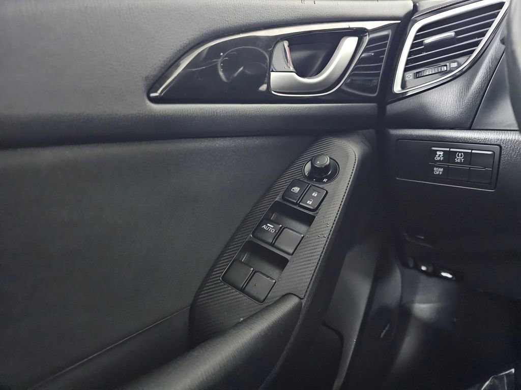Used 2014 MAZDA MAZDA3 i Touring w/ Technology Package image 30