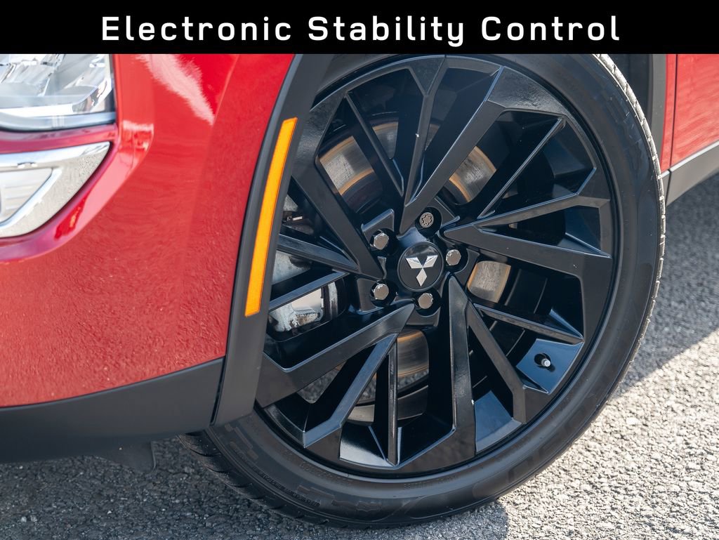 Used 2023 Mitsubishi Outlander SE Black Edition image 9