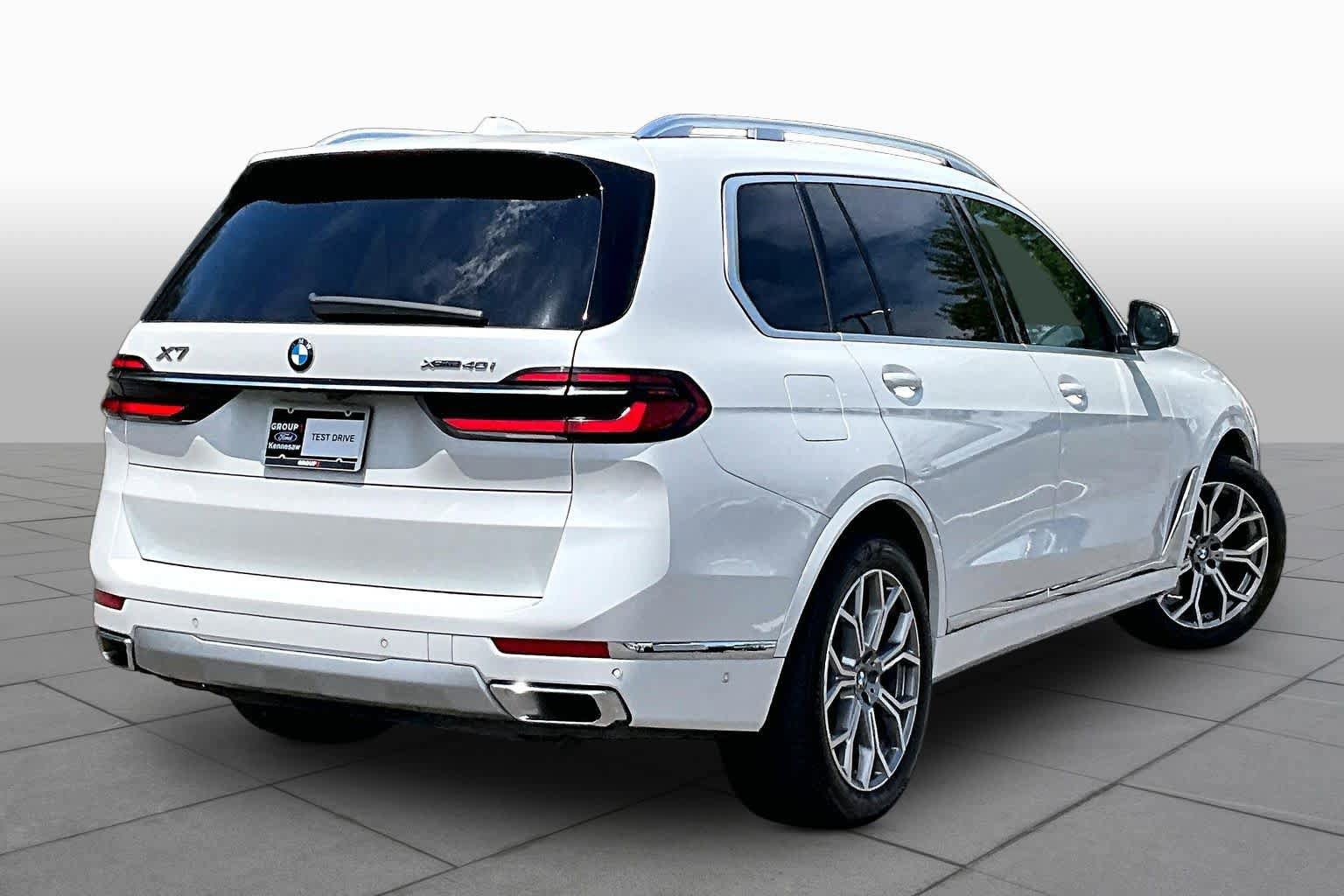 Used 2023 BMW X7 xDrive40i w/ Premium Package AWD/4WD image 13