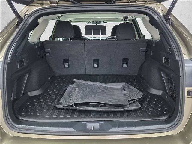 Used 2024 Subaru Outback Premium AWD/4WD image 6