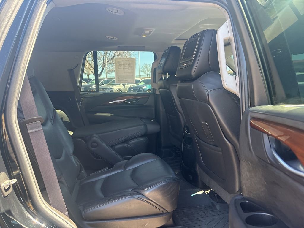 Used 2017 Cadillac Escalade Luxury image 23