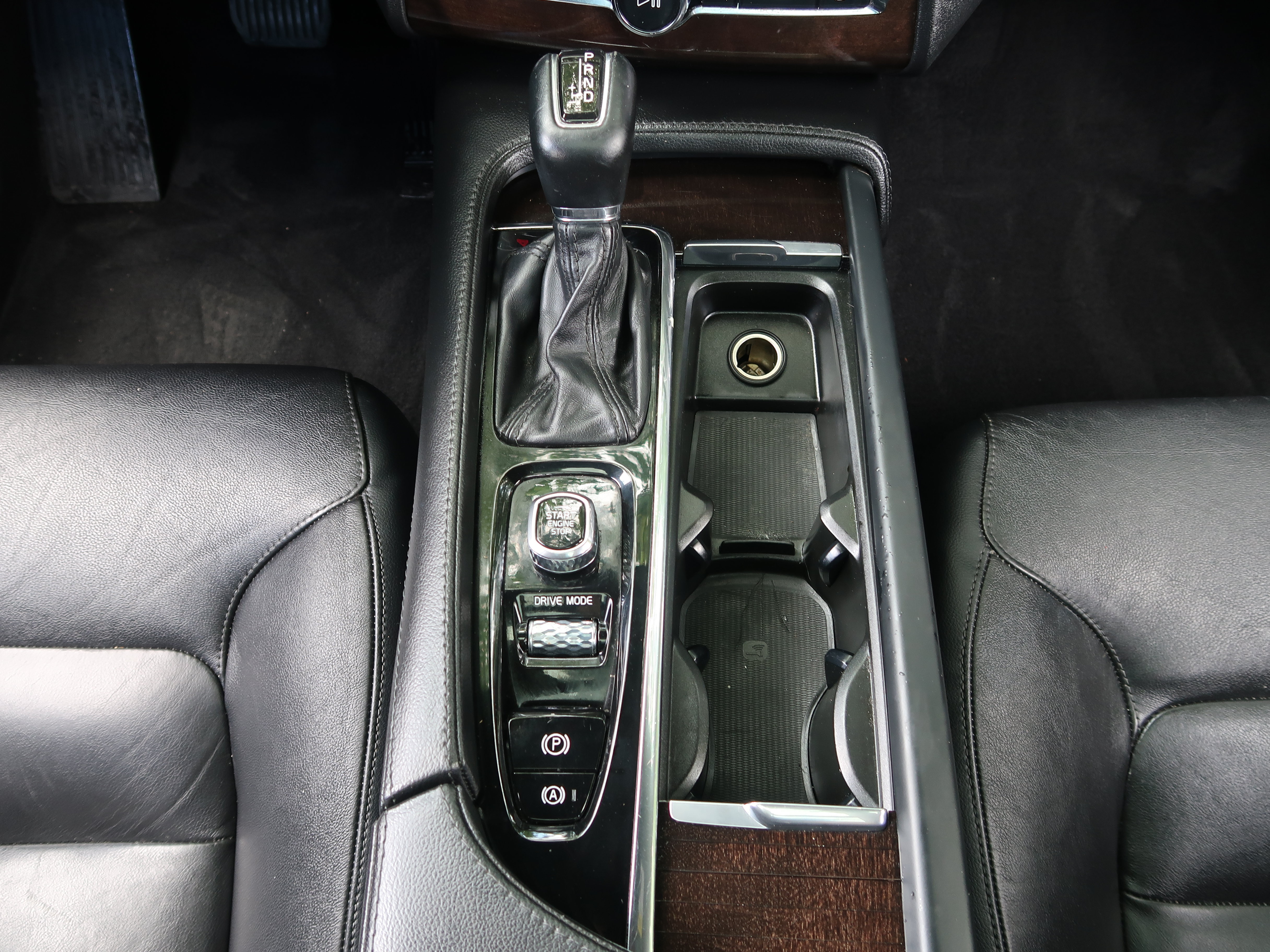 Used 2019 Volvo XC90 T5 Momentum w/ Protection Package Premier FWD image 21