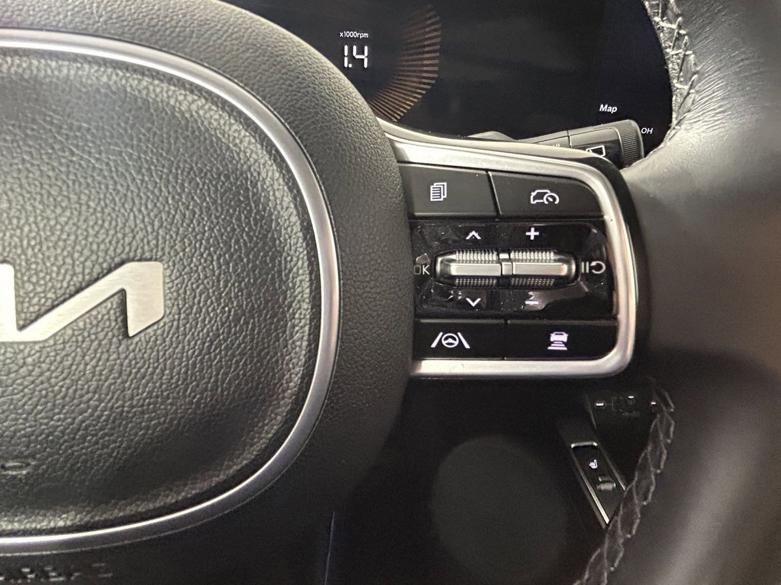 Used 2024 Kia Sorento S image 18