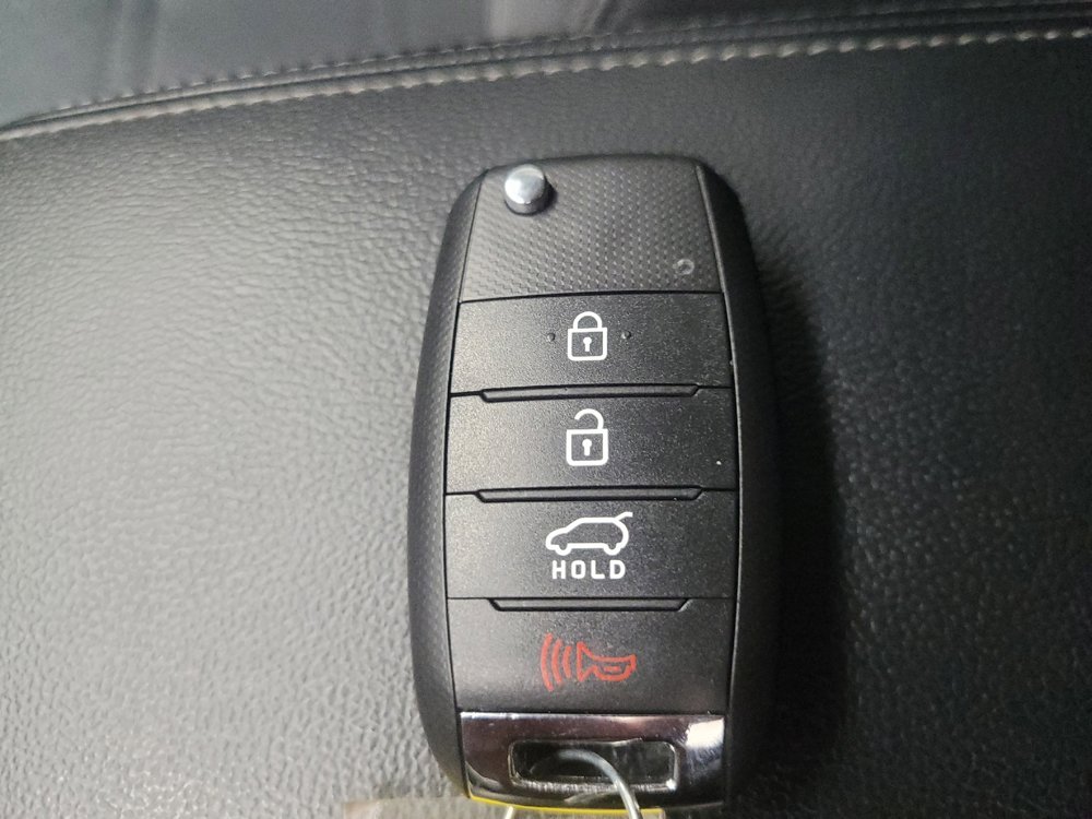 Used 2019 Kia Sorento S image 32
