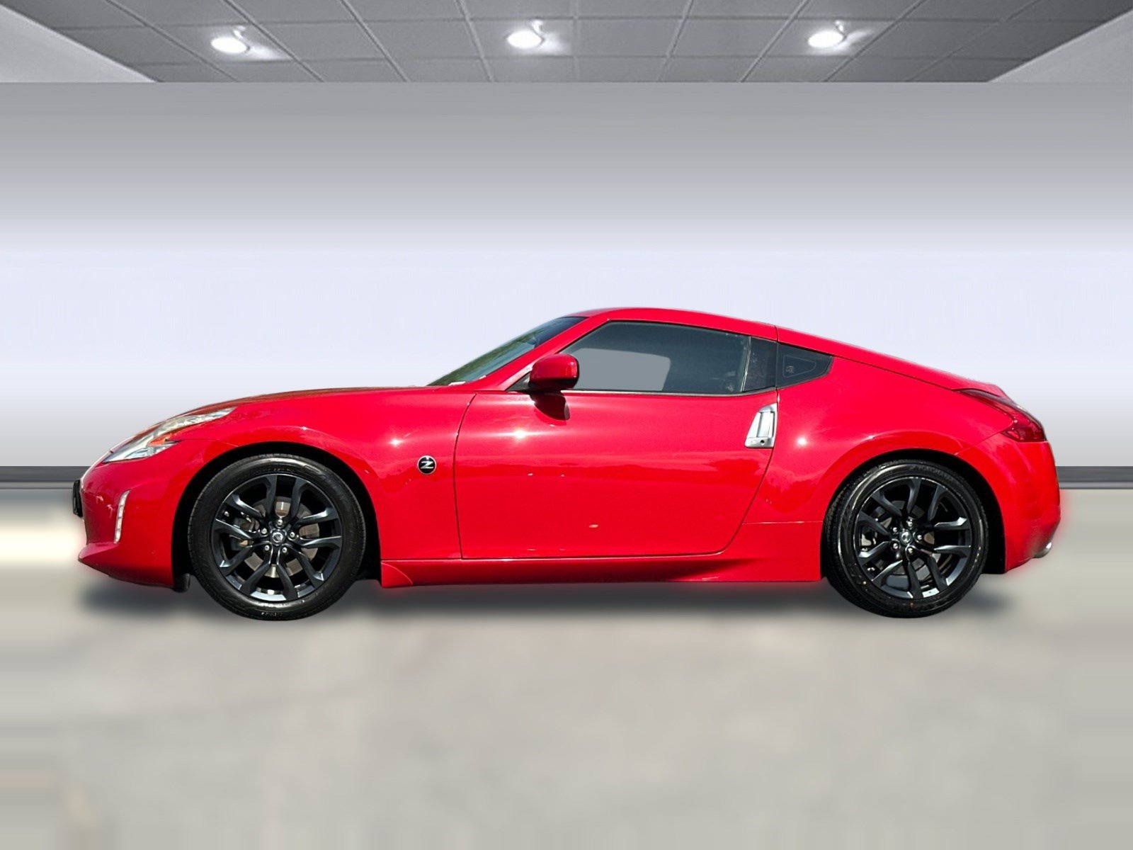 Used 2016 Nissan 370Z Coupe RWD image 2