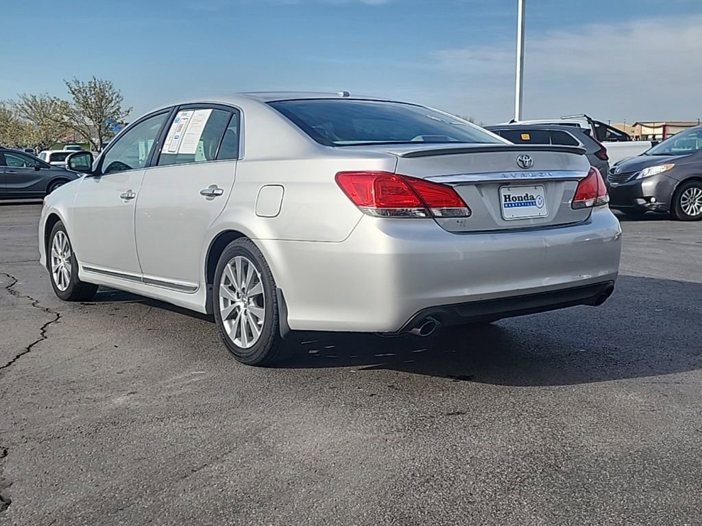 Used 2012 Toyota Avalon Limited image 5