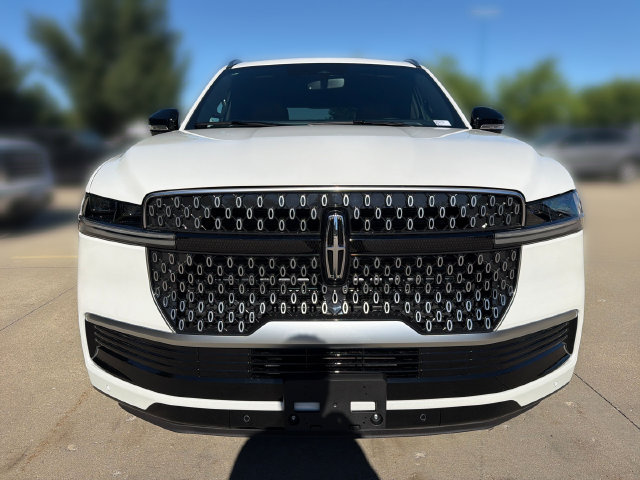 New 2026 Lincoln Navigator Reserve AWD/4WD image 12
