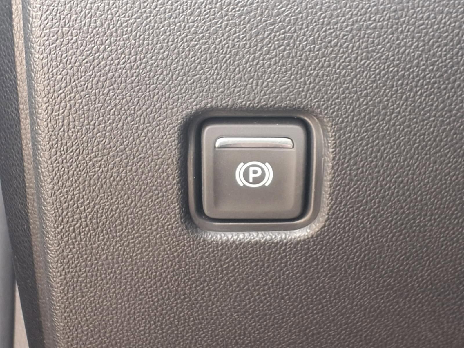 Used 2025 Chevrolet Blazer LT FWD image 10