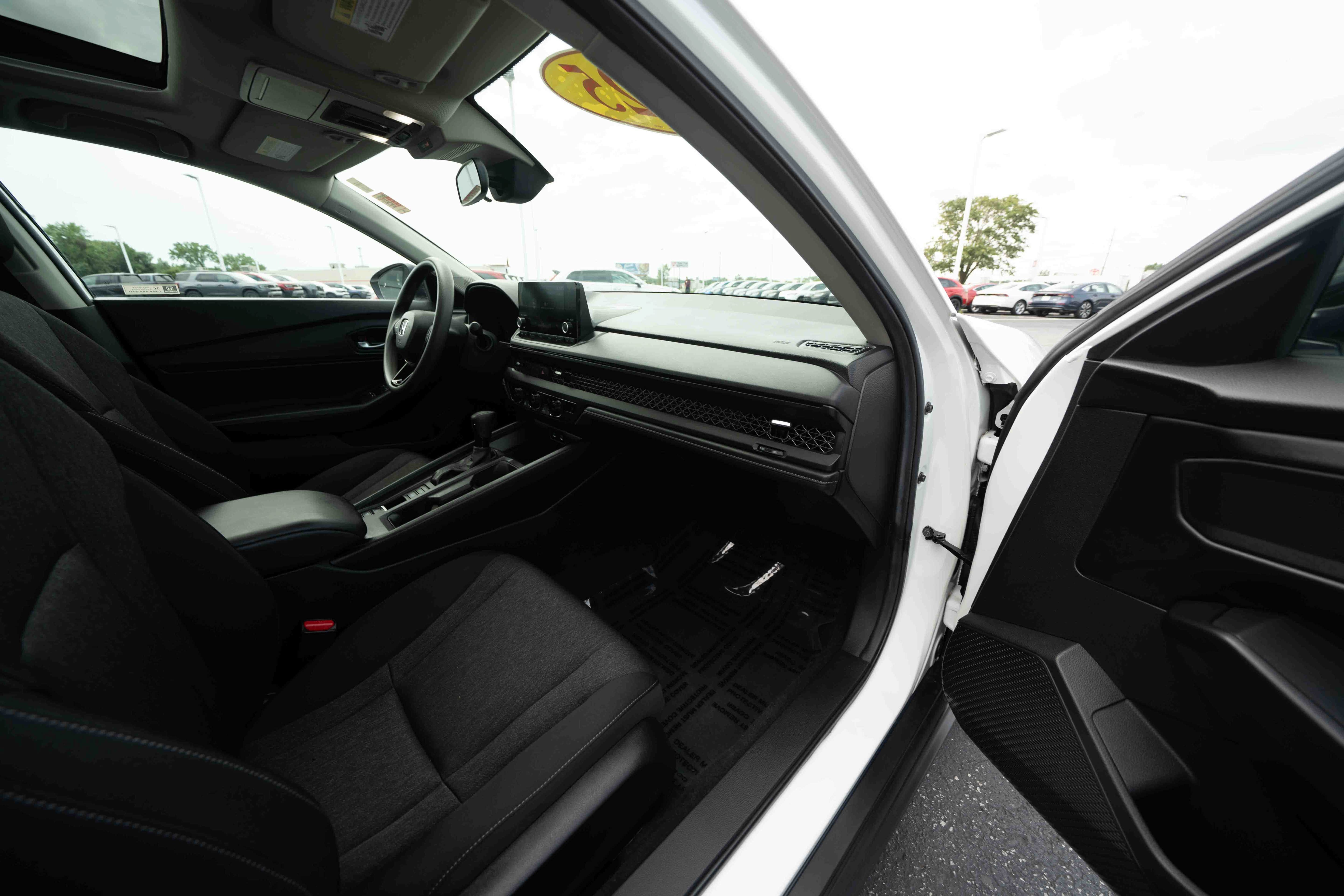 Certified 2025 Honda Accord SE image 25