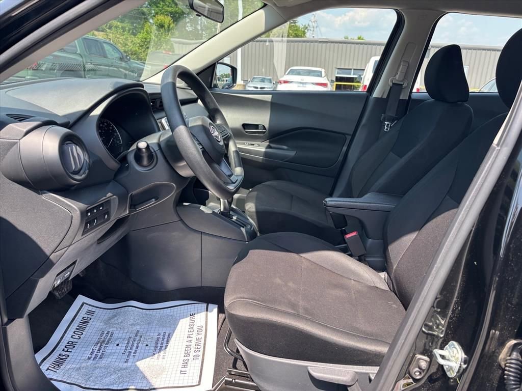 Used 2025 Nissan Kicks Play S FWD image 11