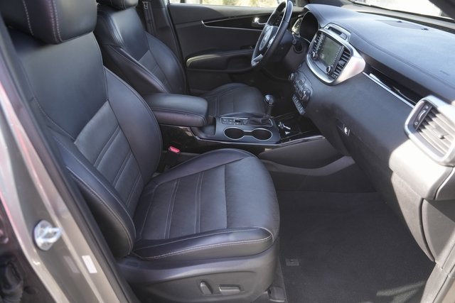 Used 2017 Kia Sorento SX image 19