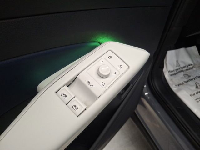 Used 2023 Volkswagen ID.4 Pro S Plus image 13